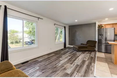 214 Far Hills Drive, Bolingbrook, IL 60440 - Photo 7