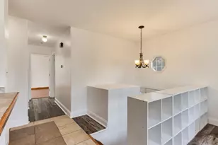 214 Far Hills Dr, Bolingbrook, IL 60440 - Photo 5