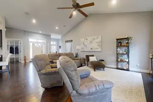 2112 Slade Ln, Mahomet, IL 61853 - Photo 9