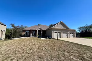 2112 Slade Ln, Mahomet, IL 61853 - Photo 3