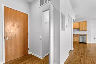 2451 W Howard St, Chicago, IL 60645 - Photo 7