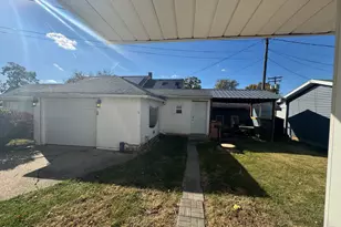 219 S Jackson St, Clifton, IL 61727 - Photo 5