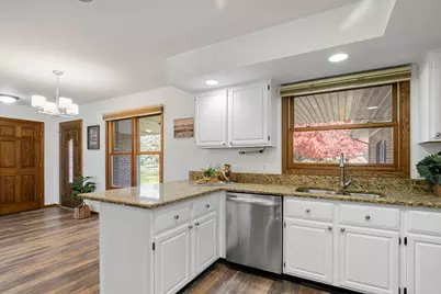 10201 Fox Bluff Lane, Spring Grove, IL 60081 - Photo 7