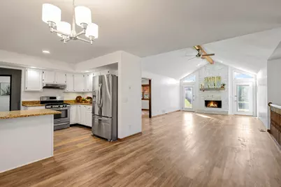 10201 Fox Bluff Lane, Spring Grove, IL 60081 - Photo 5