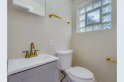 10046 S Indiana Avenue, Chicago, IL 60628 - Photo 7