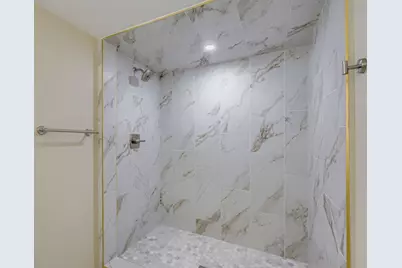 10046 S Indiana Avenue, Chicago, IL 60628 - Photo 15