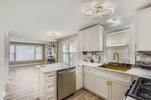 10046 S Indiana Ave, Chicago, IL 60628 - Photo 5