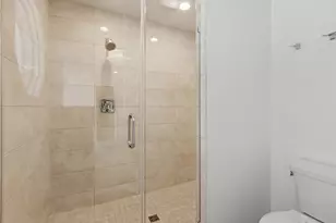 [Address not provided], Glen Ellyn, IL 60137 - Photo 31