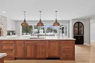 [Address not provided], Glen Ellyn, IL 60137 - Photo 3