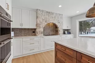 [Address not provided], Glen Ellyn, IL 60137 - Photo 5