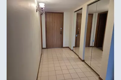 475 Plum Creek Drive #206, Wheeling, IL 60090 - Photo 5