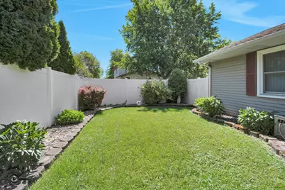 301 Meadows Road S, Bourbonnais, IL 60914 - Photo 23