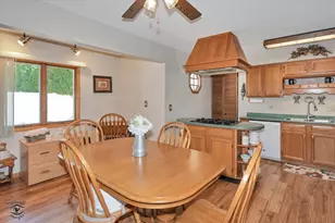 301 Meadows Rd S, Bourbonnais, IL 60914 - Photo 7