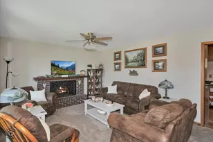 301 Meadows Rd S, Bourbonnais, IL 60914 - Photo 5
