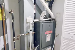 1937 W Granville Ave, Chicago, IL 60660 - Photo 9