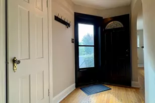 9210 S Trumbull Ave, Evergreen Park, IL 60805 - Photo 3