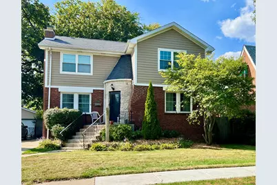 9210 S Trumbull Avenue, Evergreen Park, IL 60805 - Photo 1