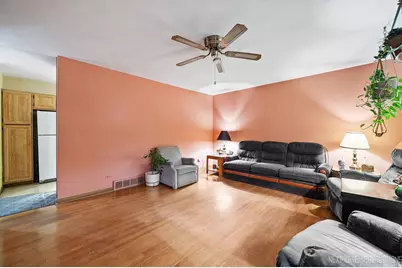 1417 S Busse Road, Mount Prospect, IL 60056 - Photo 5