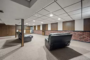 1417 S Busse Rd, Mount Prospect, IL 60056 - Photo 15