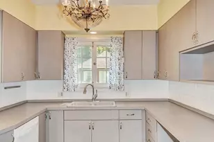 1096 S Wildwood Ave, Kankakee, IL 60901 - Photo 17