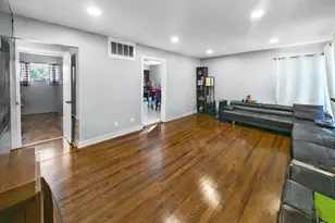 417 W Terrace St, Villa Park, IL 60181 - Photo 5