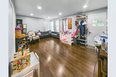 417 W Terrace Street, Villa Park, IL 60181 - Photo 3