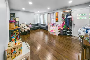 417 W Terrace St, Villa Park, IL 60181 - Photo 3