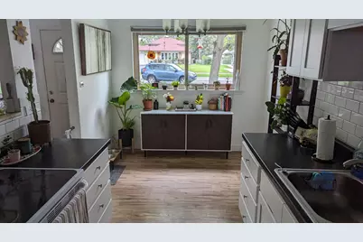 239 Dover Drive, Des Plaines, IL 60018 - Photo 7