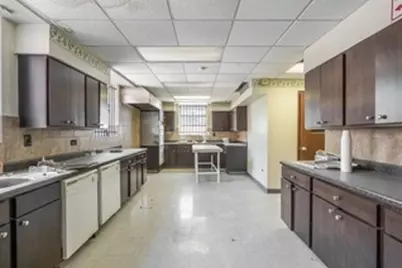 8235 S South Shore Drive, Chicago, IL 60617 - Photo 7