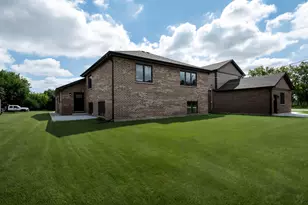 7942 W 74 St, Bridgeview, IL 60455 - Photo 5