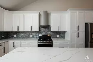 7942 W 74 St, Bridgeview, IL 60455 - Photo 15