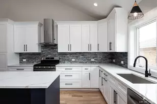 7945 W 73 Pl, Bridgeview, IL 60455 - Photo 15