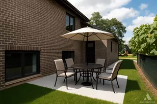 7945 W 73 Pl, Bridgeview, IL 60455 - Photo 5