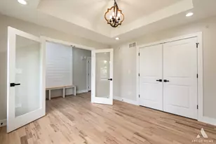 7951 W 73 Pl, Bridgeview, IL 60455 - Photo 9