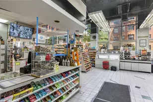 655 W Irving Park Rd, Chicago, IL 60613 - Photo 27