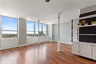 655 W Irving Park Rd, Chicago, IL 60613 - Photo 15