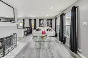 318 Marquette St, Park Forest, IL 60466 - Photo 7