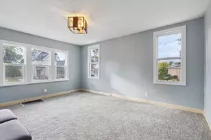 918 S 3rd St, Rockford, IL 61104 - Photo 9