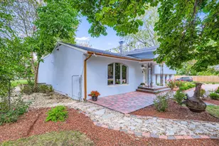 18838 W Hickory St, Mundelein, IL 60060 - Photo 3