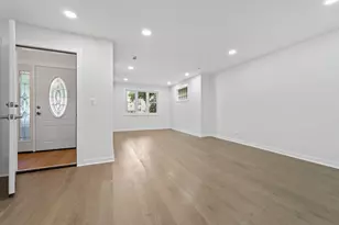 7234 N Hamilton Ave, Chicago, IL 60645 - Photo 11