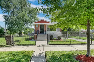 9521 S La Salle St, Chicago, IL 60628 - Photo 1