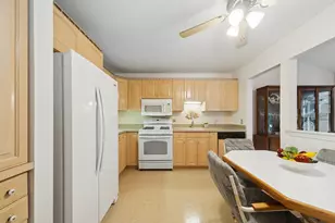501 Aberdeen Ln, Prospect Heights, IL 60070 - Photo 9