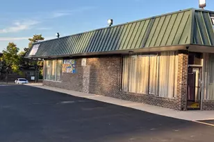 8507 S 88th Ave, Justice, IL 60458 - Photo 5