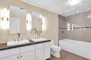 301 N Neil St, Champaign, IL 61820 - Photo 5