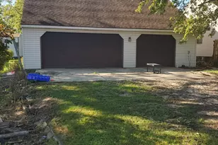 105 Seiler St, Martinton, IL 60951 - Photo 3