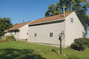 105 Seiler St, Martinton, IL 60951 - Photo 5