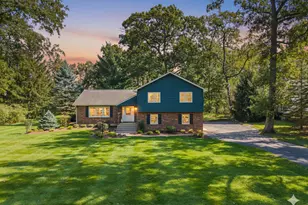 908 Hickory Rd, Woodstock, IL 60098 - Photo 1