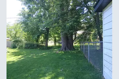 [Address not provided], Zion, IL 60099 - Photo 9