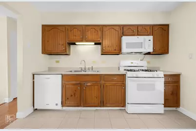 1033 S Warwick Circle S, Hoffman Estates, IL 60169 - Photo 3