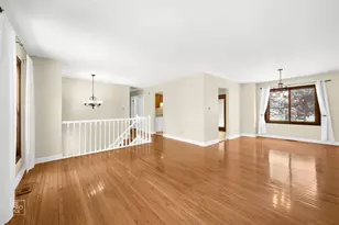 1033 S Warwick Circle S, Hoffman Estates, IL 60169 - Photo 7